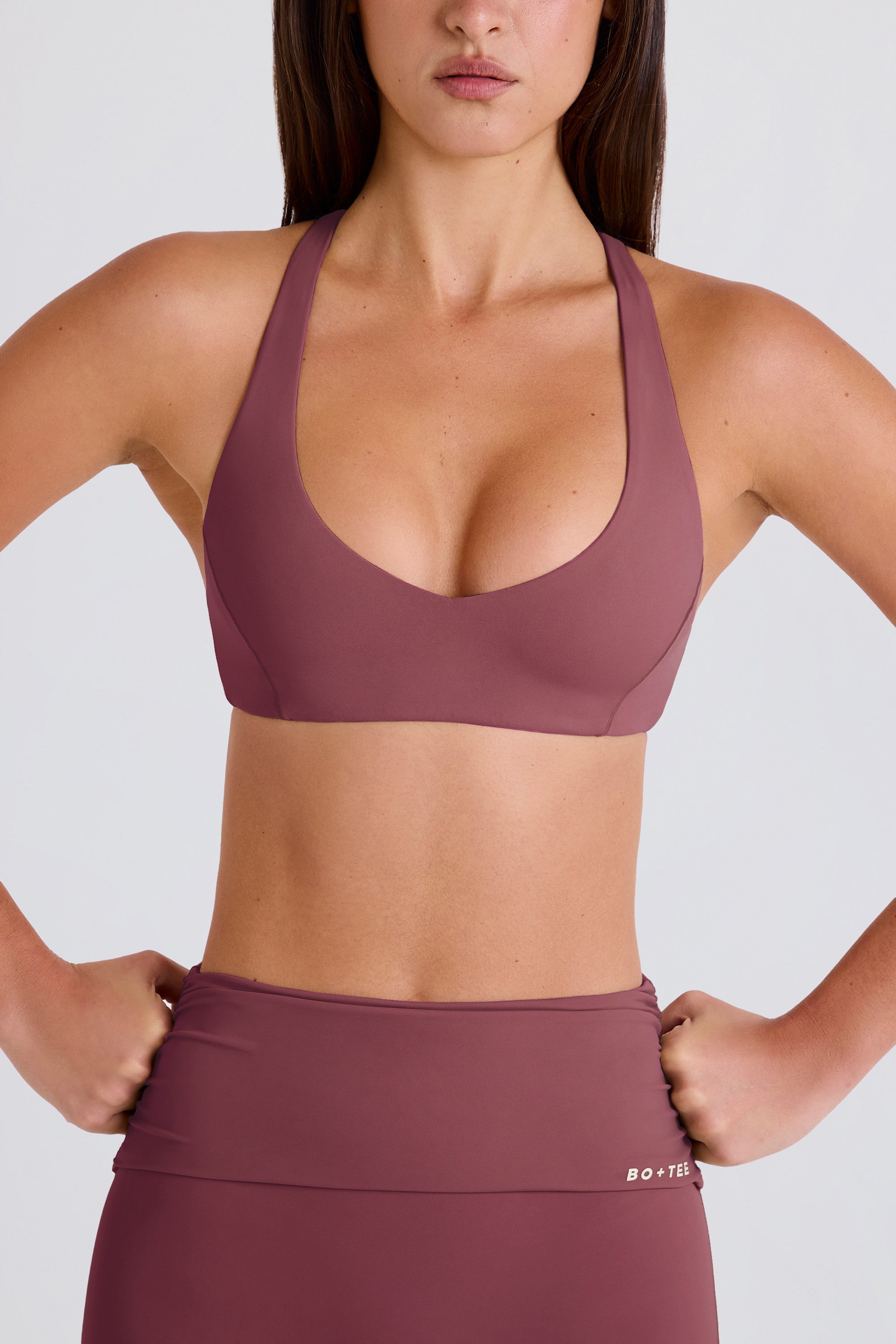 Crossback V-Neck Sports Bra in Acai