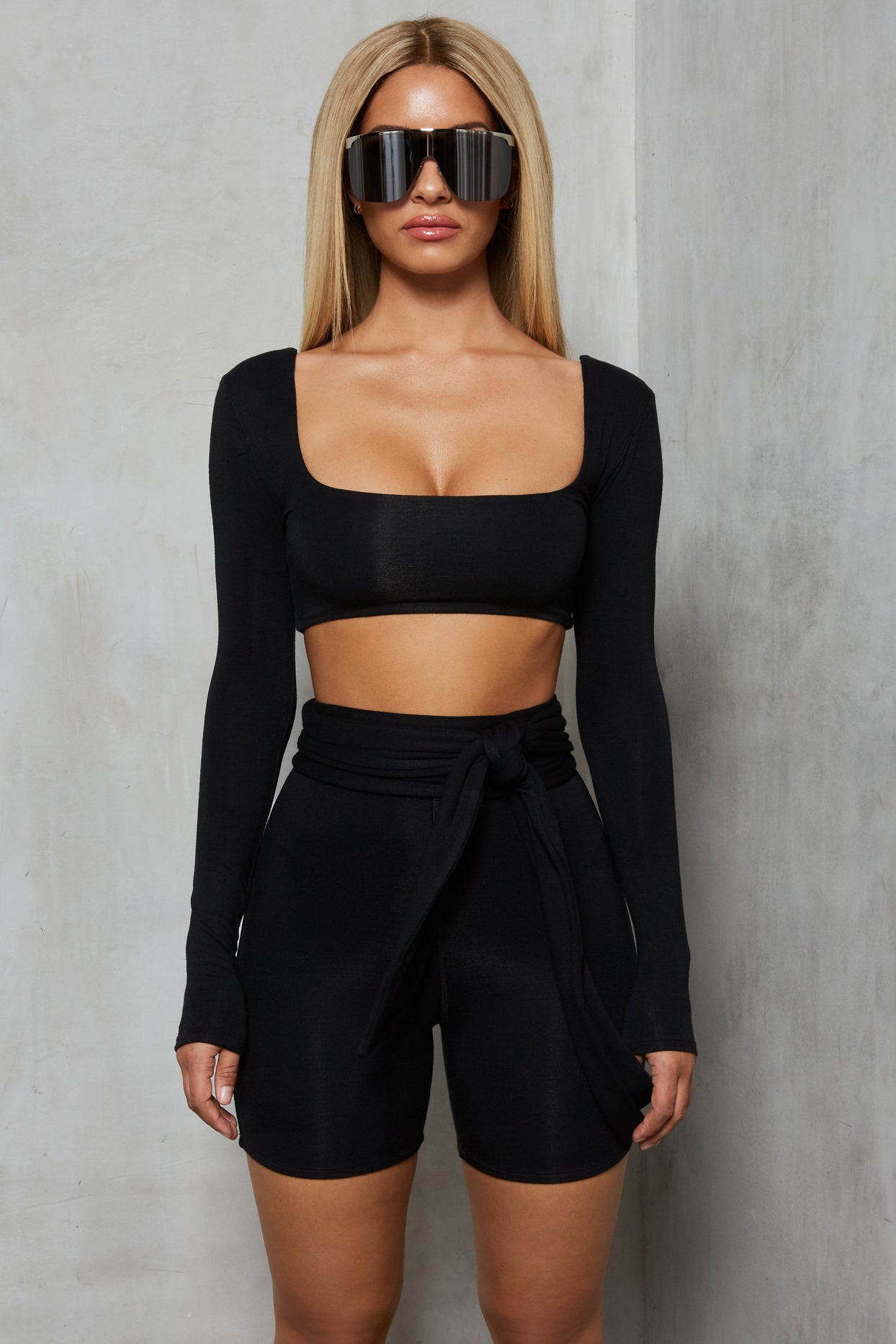 Shorty On The Side Long Sleeve Crop Top in Black