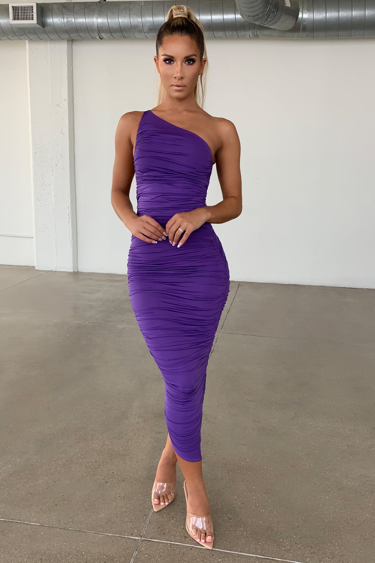 Cold Shoulder Asymmetric Ruched Midaxi Dress in Purple