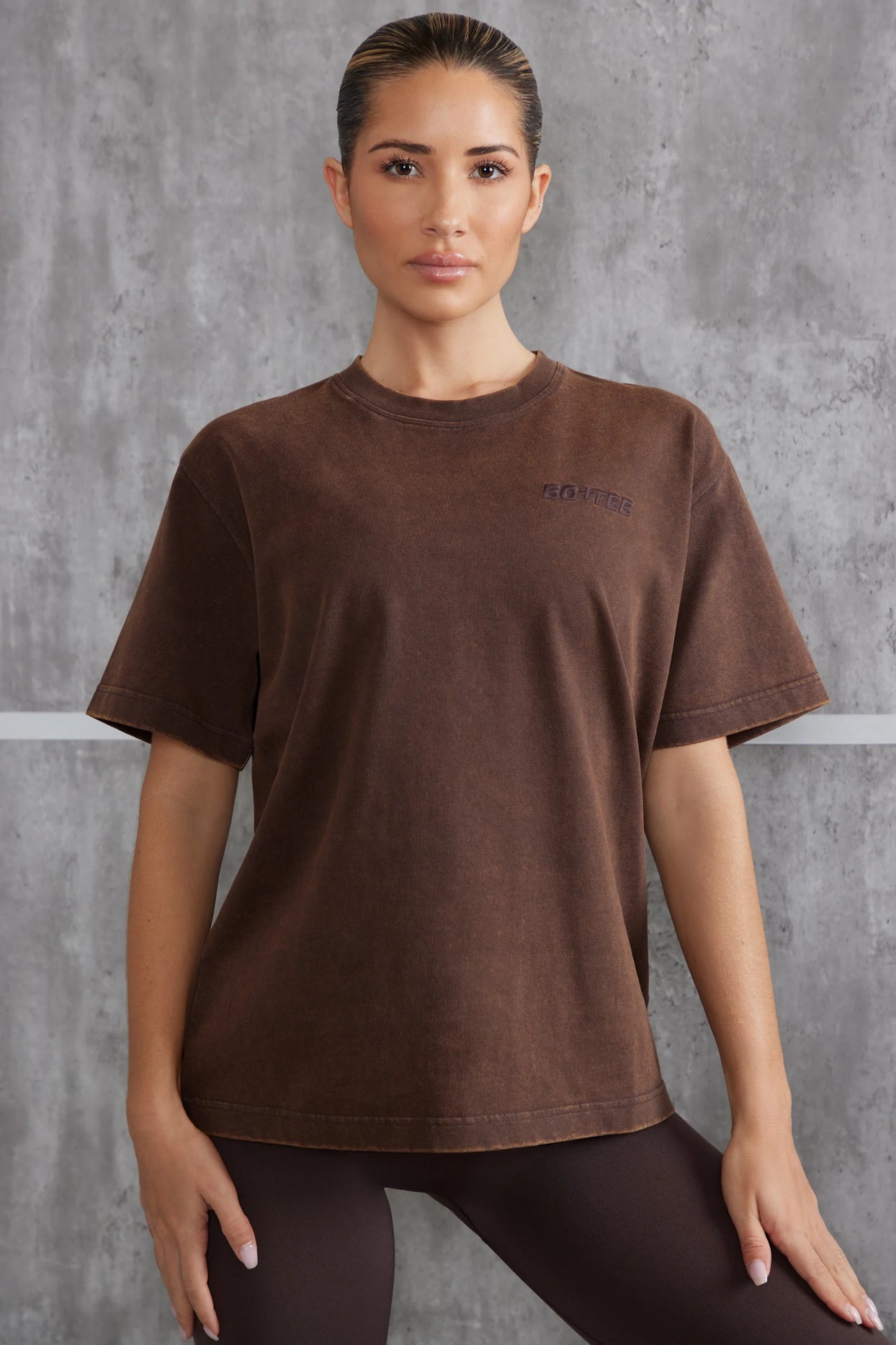 Camiseta extragrande en marrón