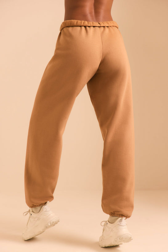 Relaxed Fit Joggers in Chestnut Brown