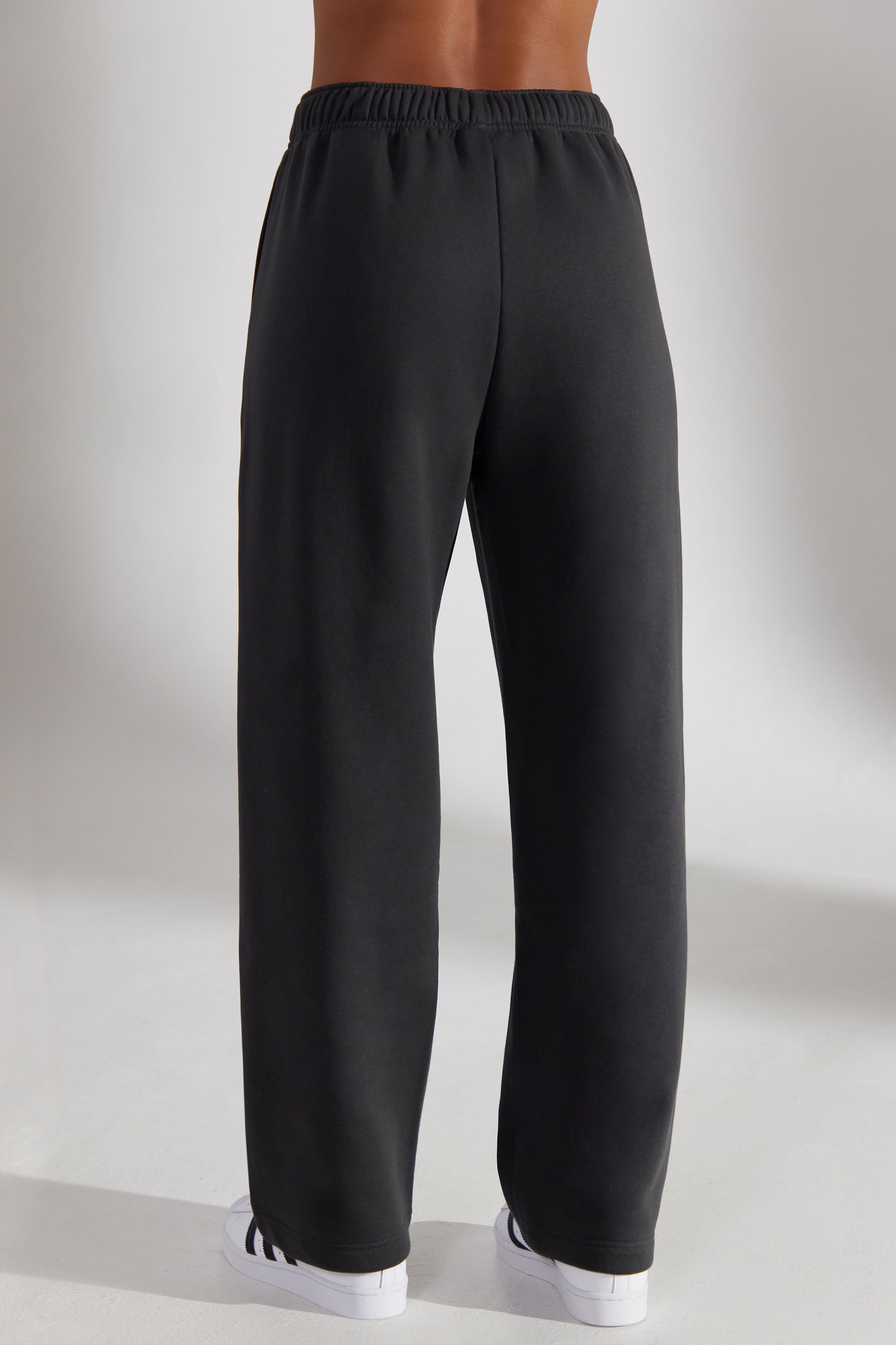 Joggers de pernera ancha en negro lavado