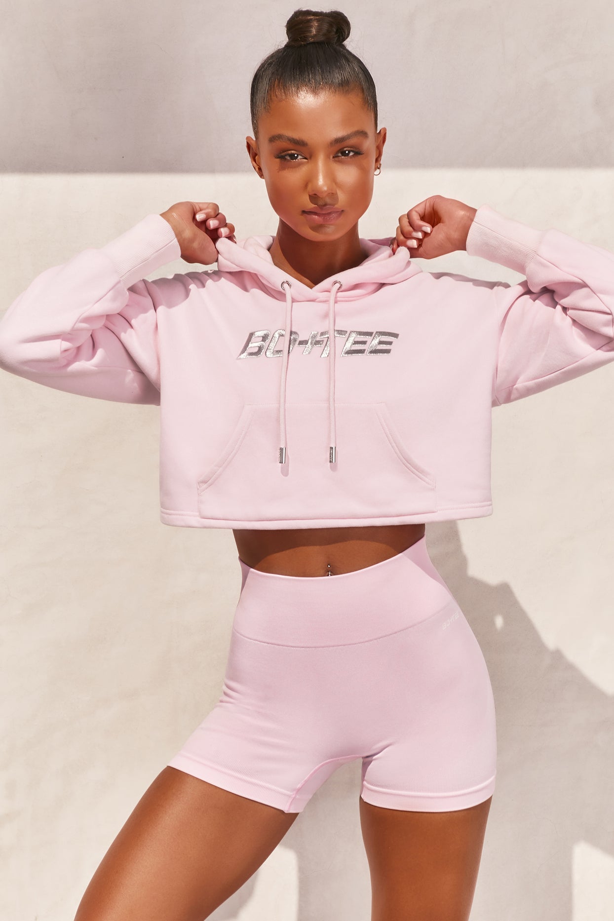 Off Duty Cropped Hoodie in Light Pink